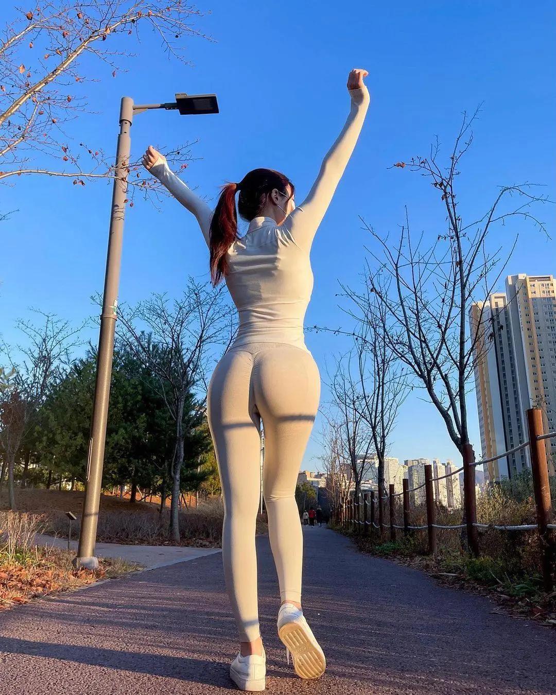 전예빈 Yebin - 跨年吃太好要早起运动(10)