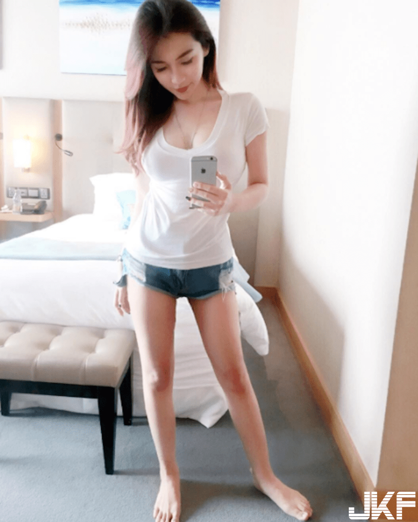 「大马林志玲」报到！正妹贵气逼人 用餐照「小露酥胸」竟连气质也像台湾第一名模！(8)