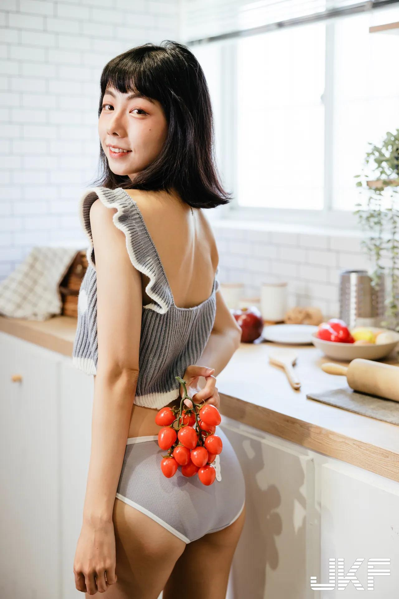 超疗愈女友系正妹「翁卷卷」！清纯欲望兼具的居家生活，让你感受满满甜蜜！(60)