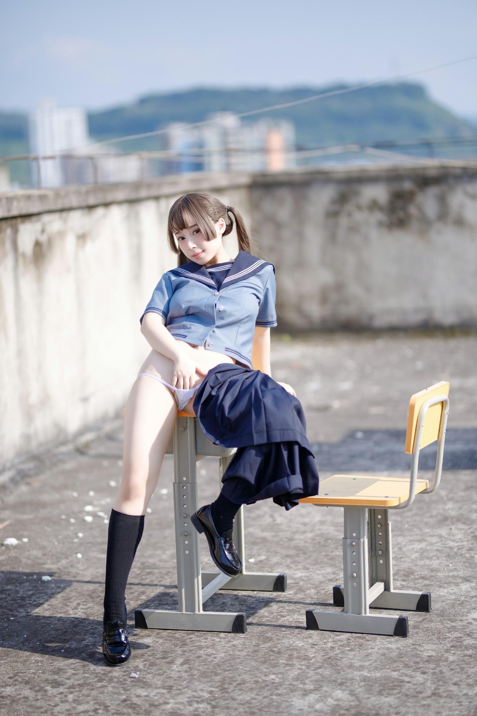 胡桃喵 – 天台的爱之告白(97)