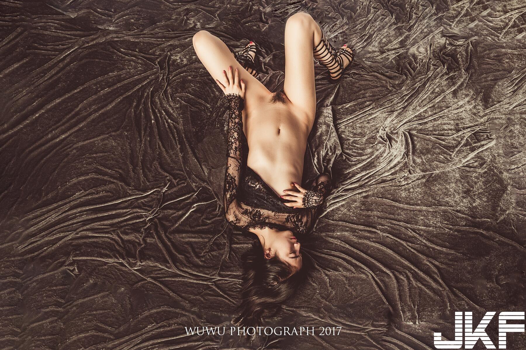 露出系摄影师@wuwu2018 尺度作品无修正合集 (一)(65)
