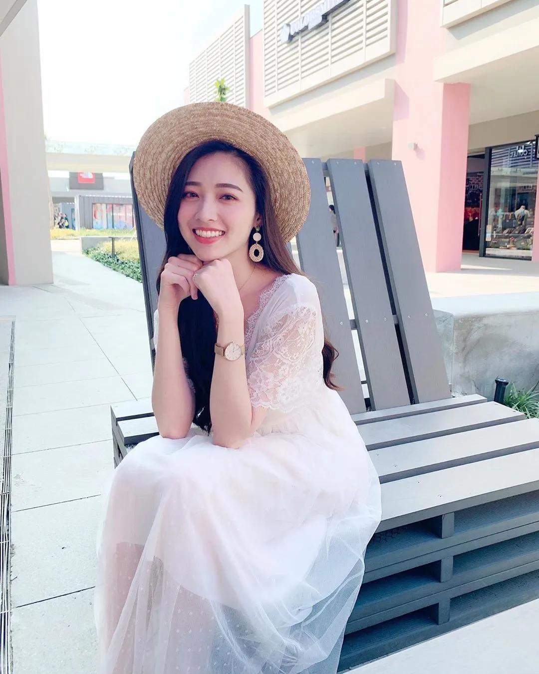 急速融化的节奏！护理界女神「Jun」气质甜美颜值超高，白嫩美体下更有双纤长美腿！-小湿妹图(19)