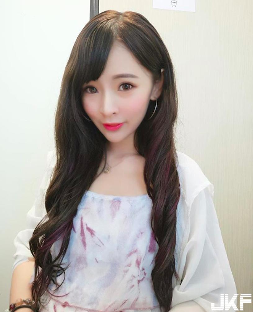 超大车头灯！爆奶正妹「极品乳视角」，浑圆双乳让人狂喷鼻血！(7)