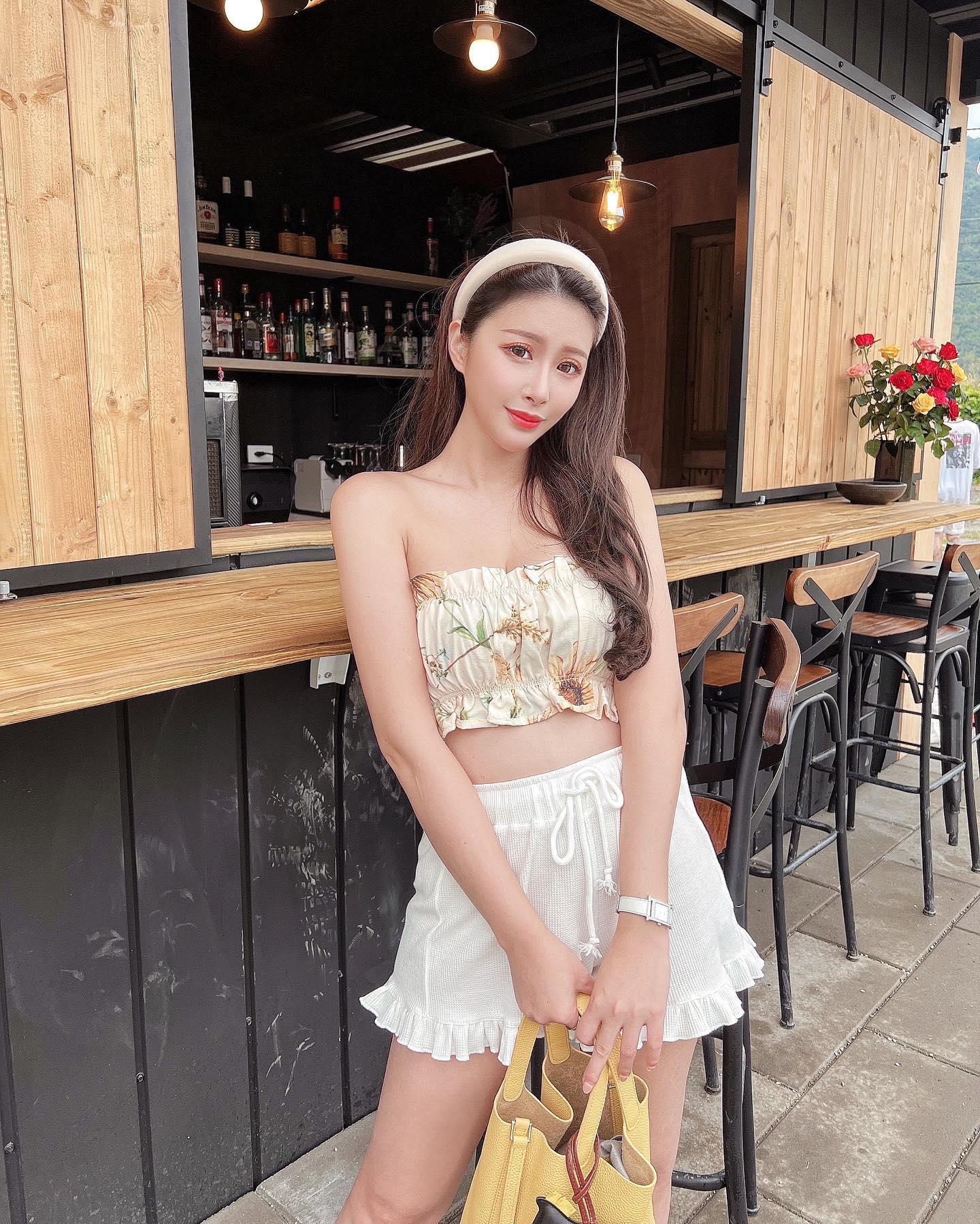 正妹「邬育锜」身材超犯规 ! 网友直呼想抱紧处理(8)