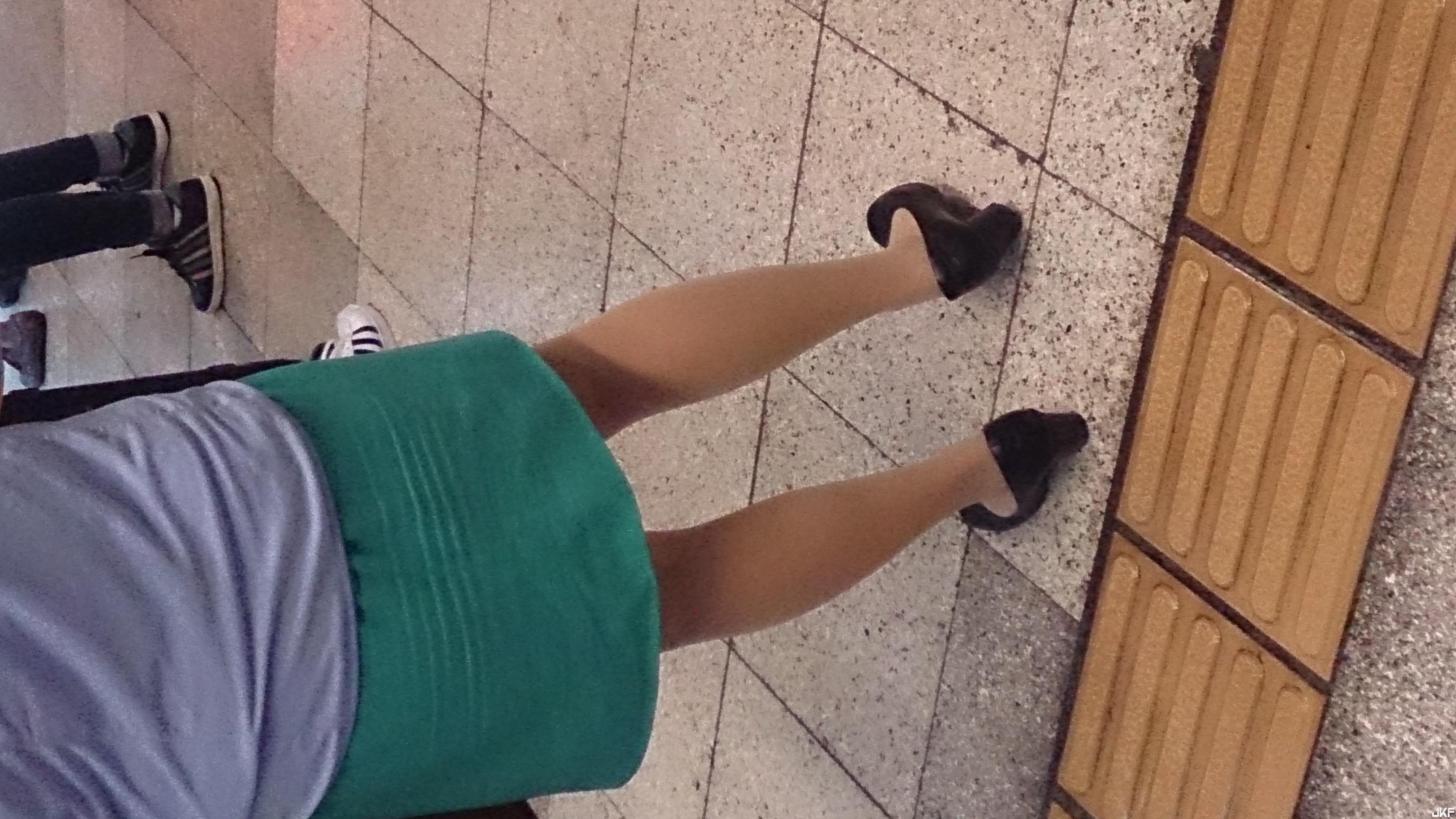 看到小绿了,准备去买菜.(36)