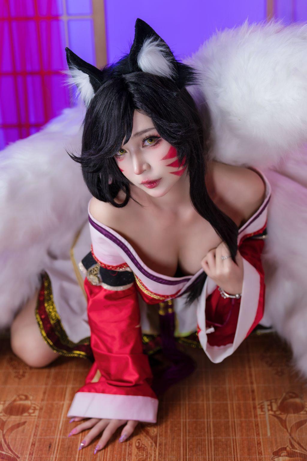 Coser@UmekoJ: Ahri – League of Legends (119 photos )(18)