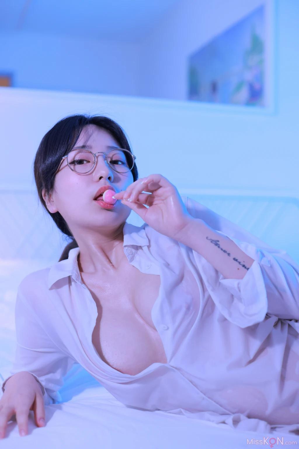 Sehee (세희): Glasses Shirt (112 photos )(22)