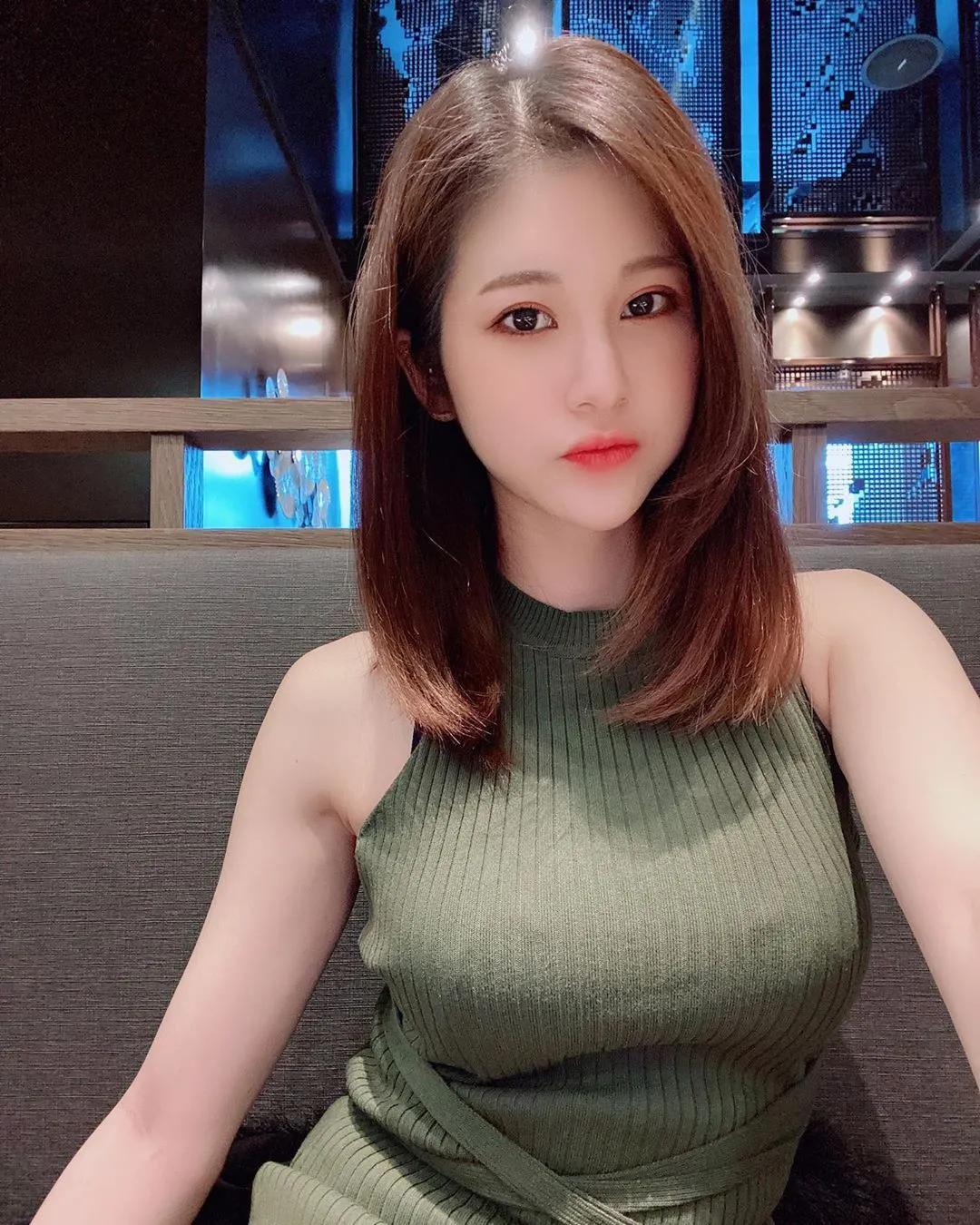 网美宋小猫 IG分享性感美照造福粉丝(1)