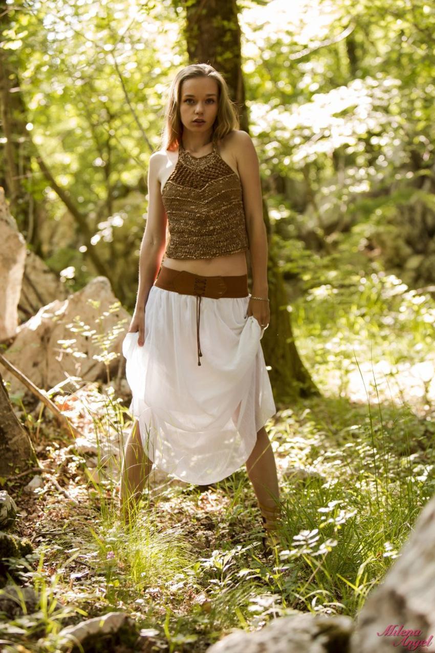 「乌克兰小妖精」开外挂…当写真裸模不过瘾还下海当女优　色气跨界飘散-小湿妹图(11)