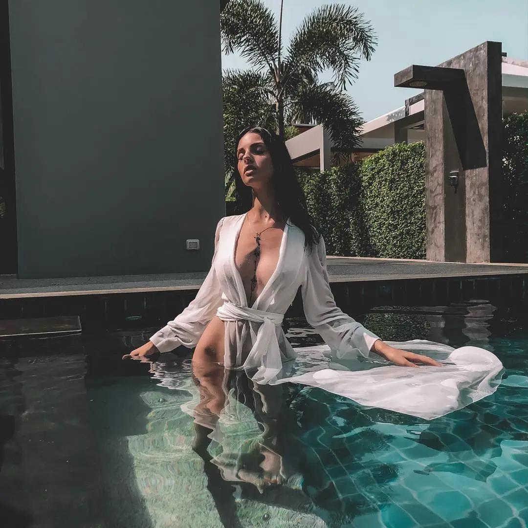 很难不想歪啊！甜心正妹「尺度大解放」　表情销魂又满足享受到不行(9)