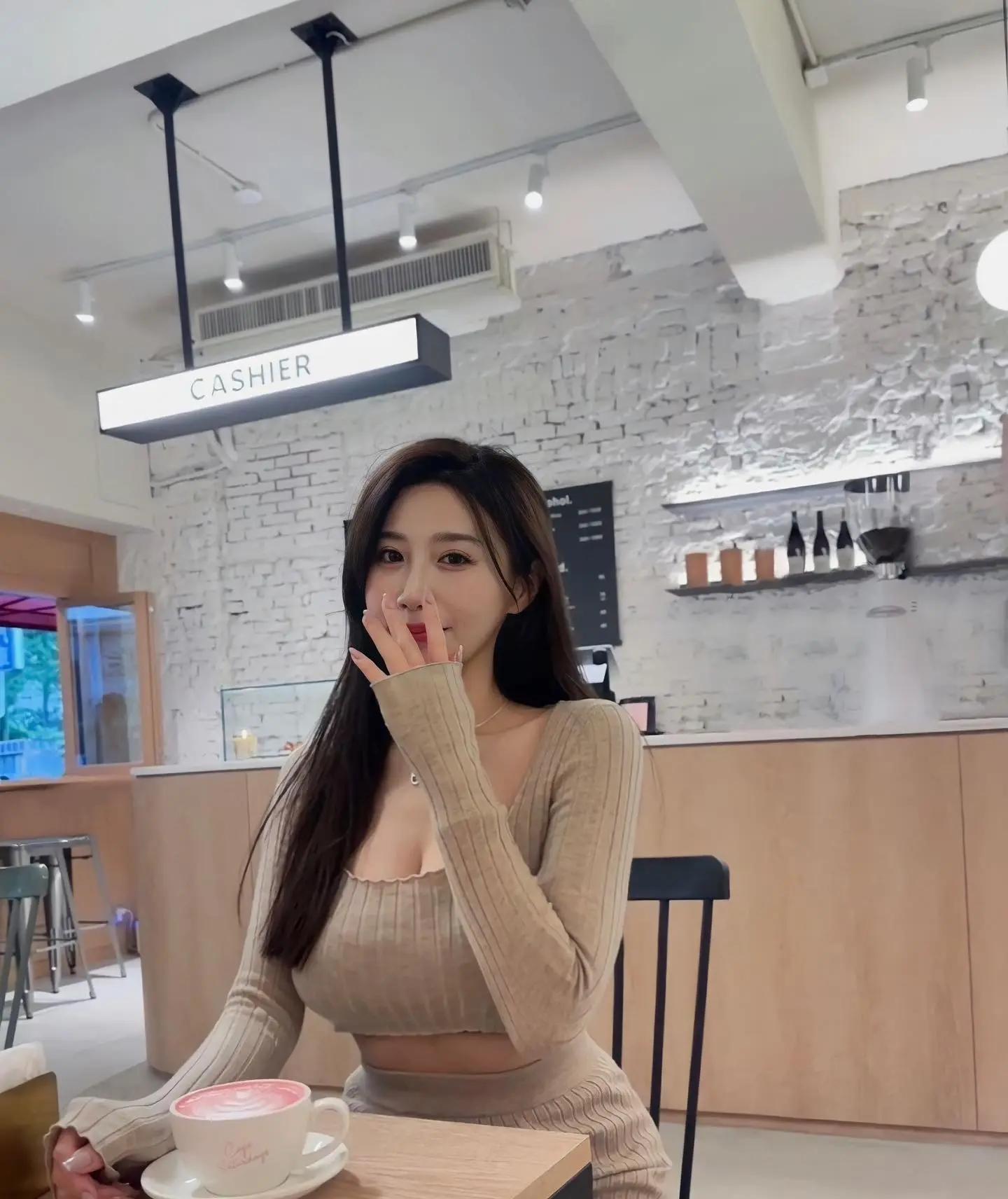 性感美女「Jian Rou」笑容散发一股仙气 粉丝直呼太美(6)