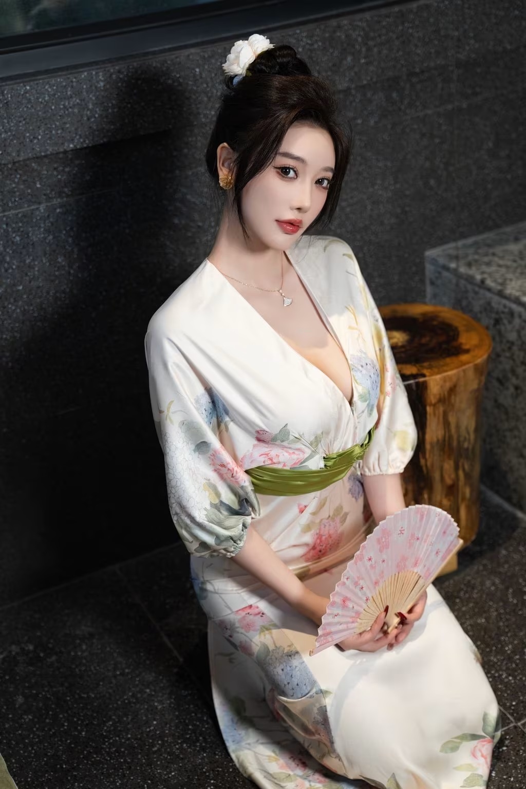 [內購無水印] Yang Chen Chen (楊晨晨Yome)： 秀人網模特 紅色情趣 (110 photos) - ( Page 1 / 6 )(23)