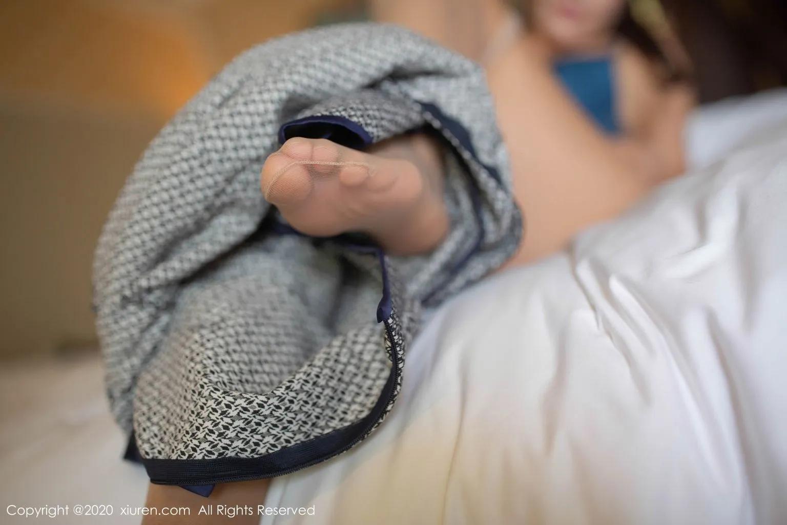 解下性感旗袍展露诱人胴体 陶喜乐(54)