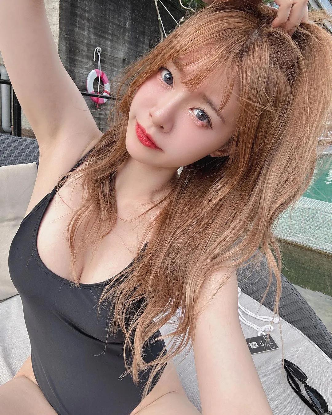 正妹实况主「Vivi 林芝衣」小露清凉身材！散发诱惑气息(9)