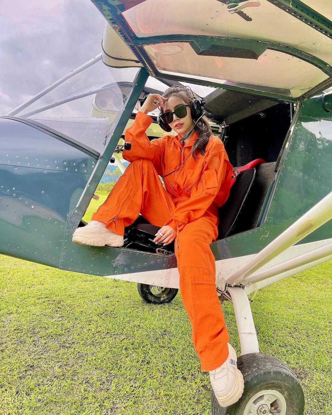 轻航机正妹驾驶员「高萱Kimmy」甜美起飞　网友：拜托带我飞-小湿妹图(4)