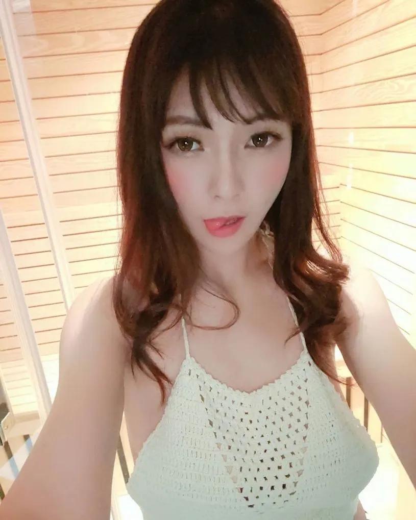 很极品！正妹「黎儿Liana」蕾丝装溢出美乳，超凶画面太挑逗了！-小湿妹图(5)