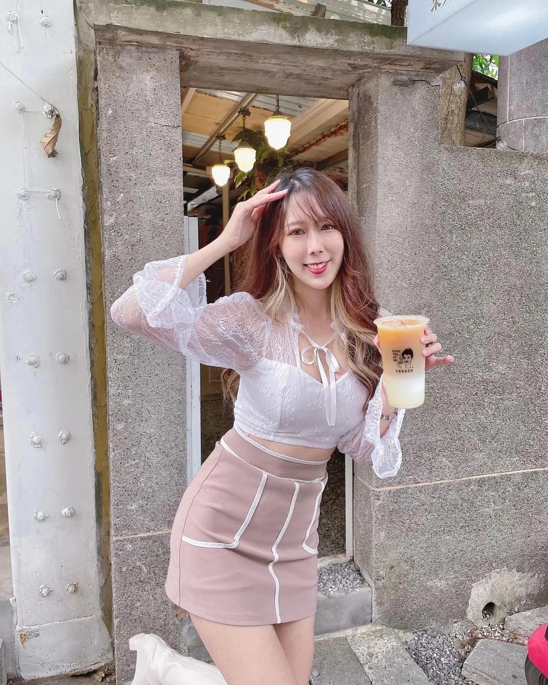 性感撩欲双面女友「贝贝Beibei」风骚辣体极诱人　隔著萤幕都能感受到浓厚色气(8)