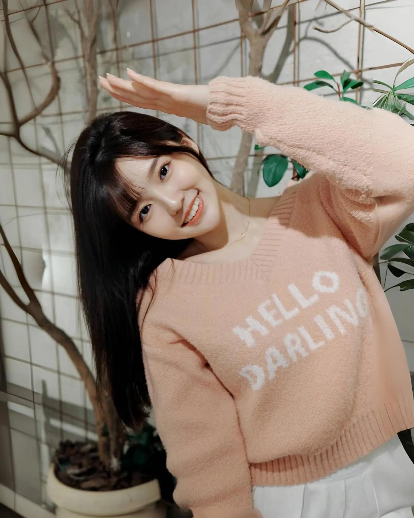 「鼎惠Venus」美艳外型与气质兼具 画面太吸睛(4)