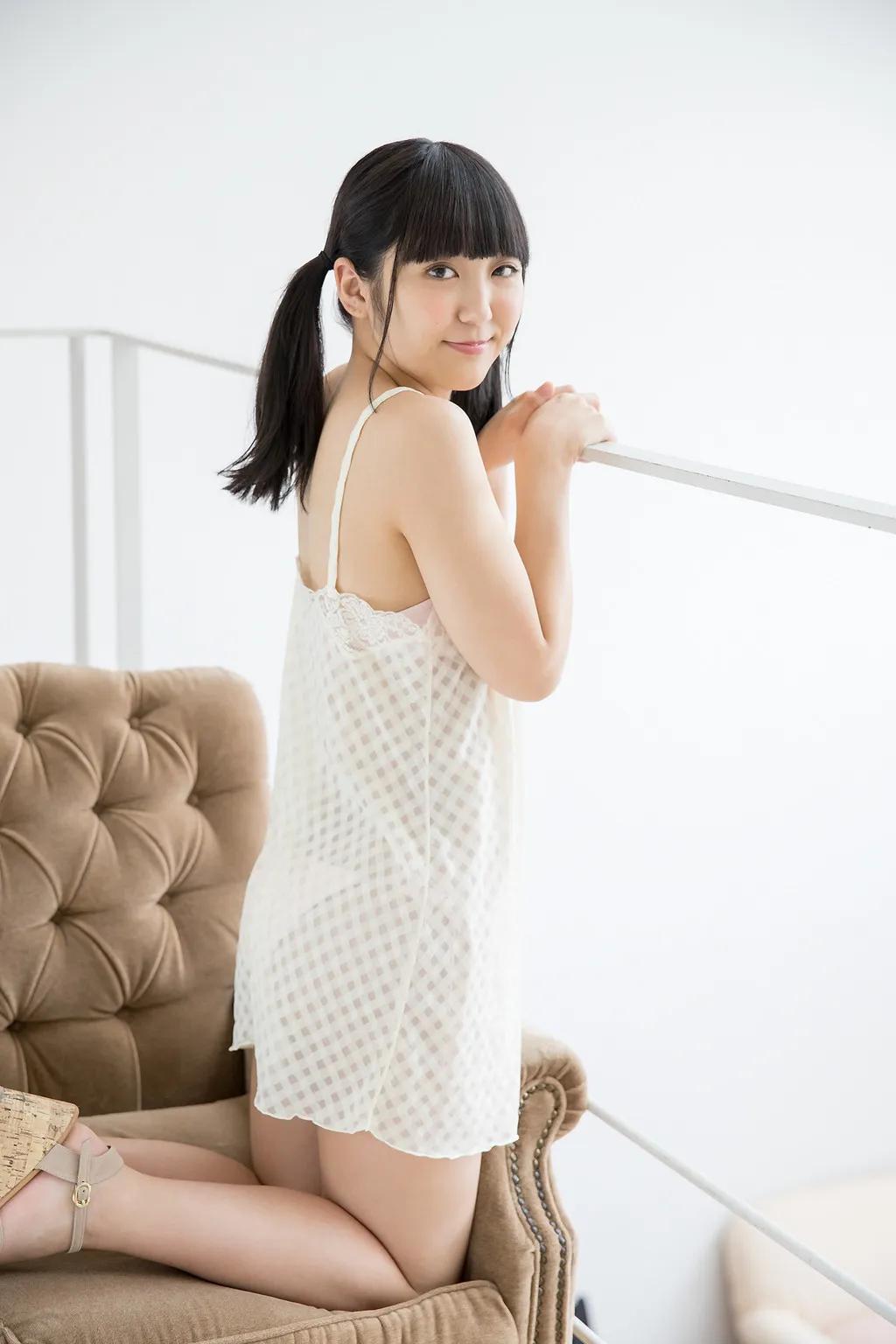 双马尾肉感少女弯腰深沟露出 高梨あい(31)