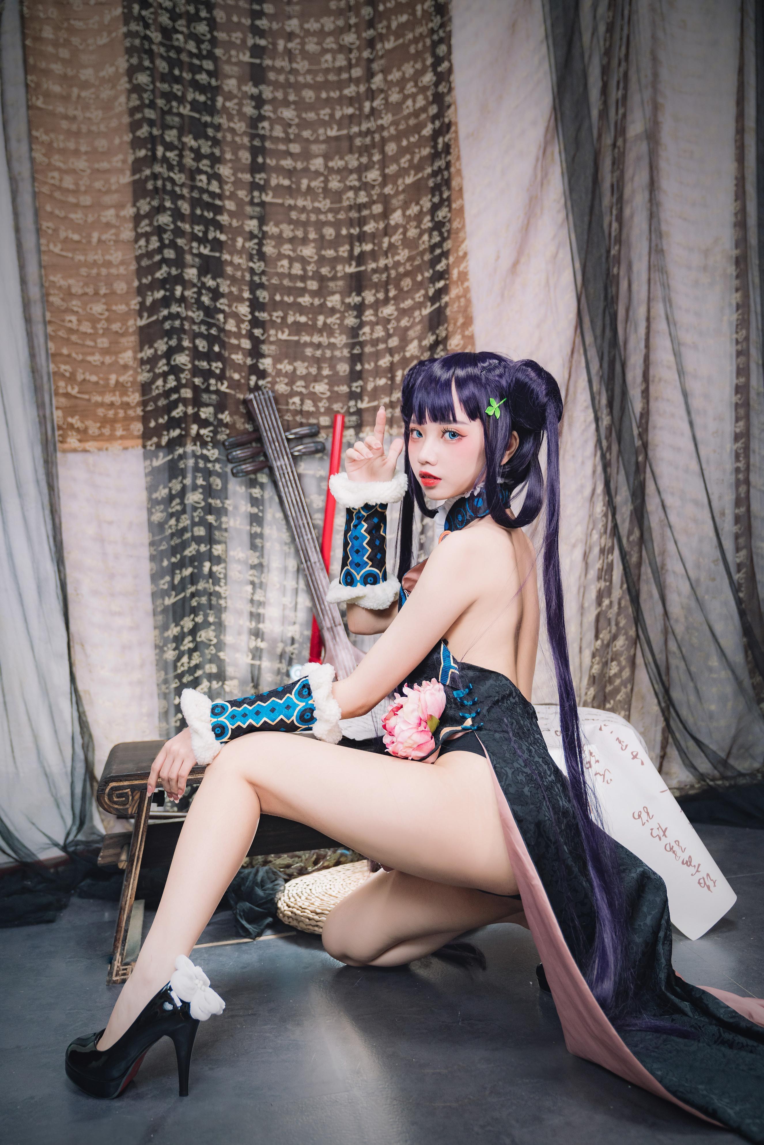 果咩酱w《FGO-杨贵妃》美背美腿使人看呆了(7)