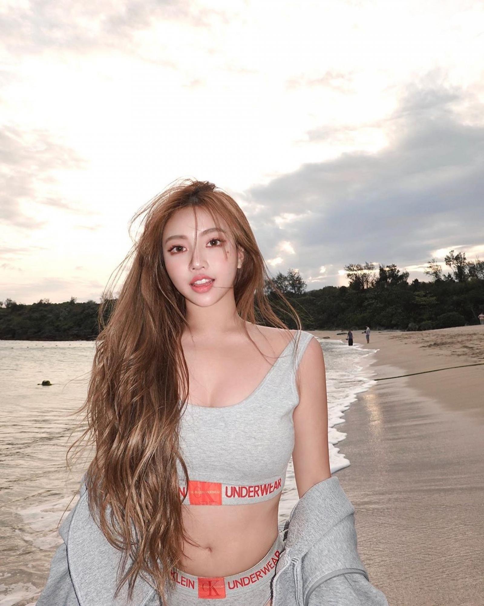 不要为难那只猫，有事冲著我来！超胸网红「黄琳」晒豪乳