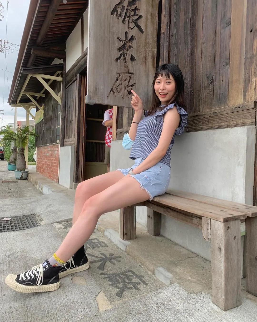 台大正妹研究生「Alicia」阳光甜美！穿比基尼泡汤秀「美乳细腰」好抢眼！(4)