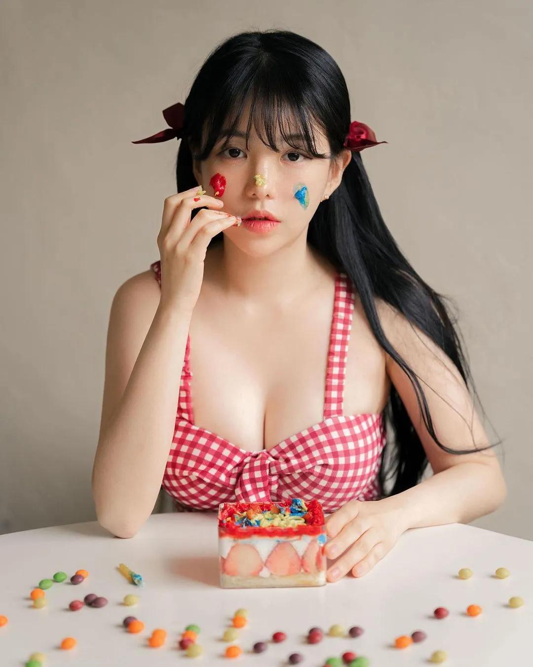 「甜美童颜」韩国收费麻豆！「白嫩巨乳＋川字腹肌」辣拍内衣照也没问题！-小湿妹图(5)