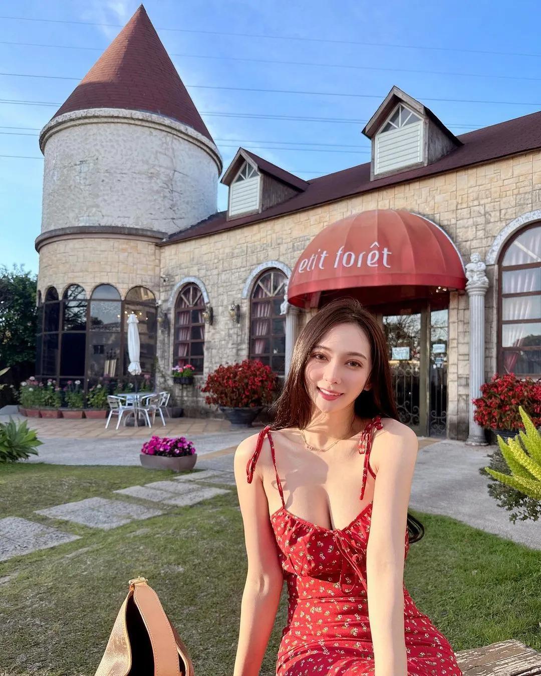 大眼美人「徐恩」极品火辣身材令人看了著迷.....时尚性感兼具(4)