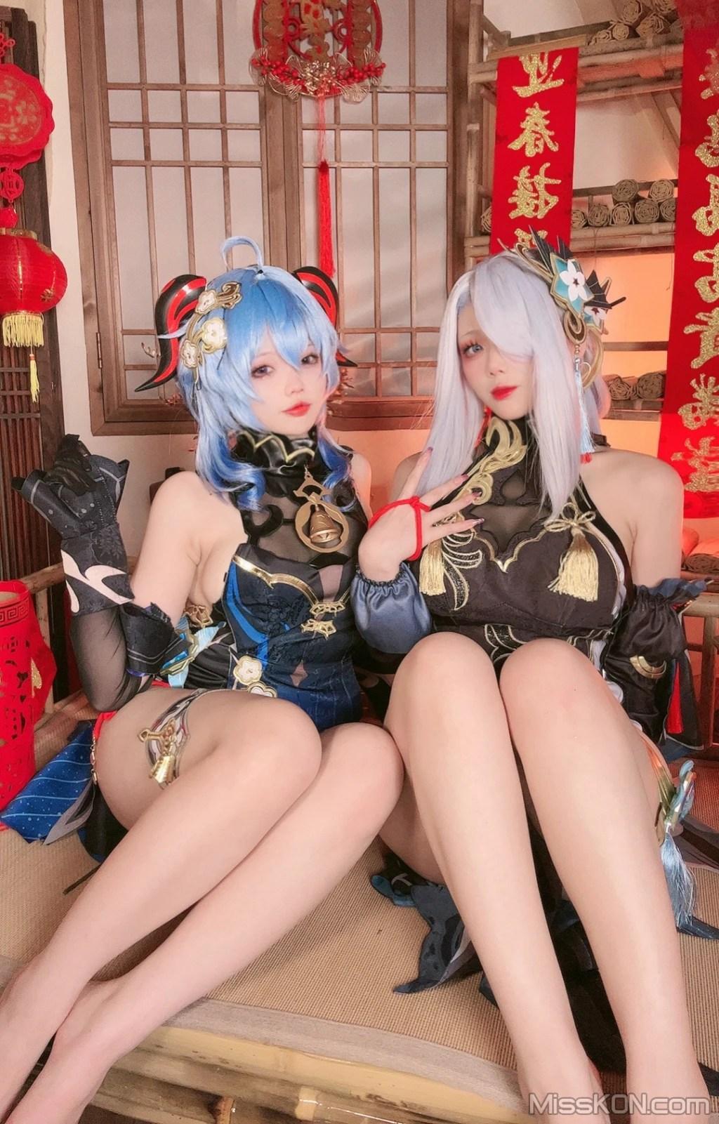 Coser@九言 & 小瑶幺幺: 原神新春—甘雨申鹤海灯节双人 (34 photos )(32)