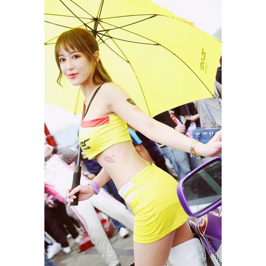 超级D的一双美峰！台科之花「爱佳奈Alina」的事业超深，料子更是丰厚无比！-小湿妹图(9)