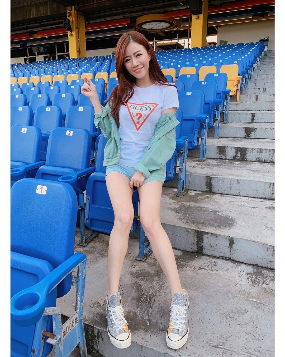 廖小安 甜美女孩笑起来好疗愈 让人好像捏一下(3)