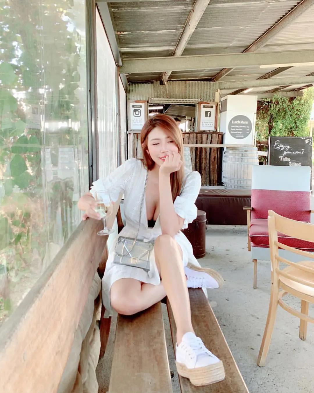 看路啦！大马正妹「Hanna Yap」行车自带超饱安全气囊，深厚濠沟让司机面临驾驶难题！(17)