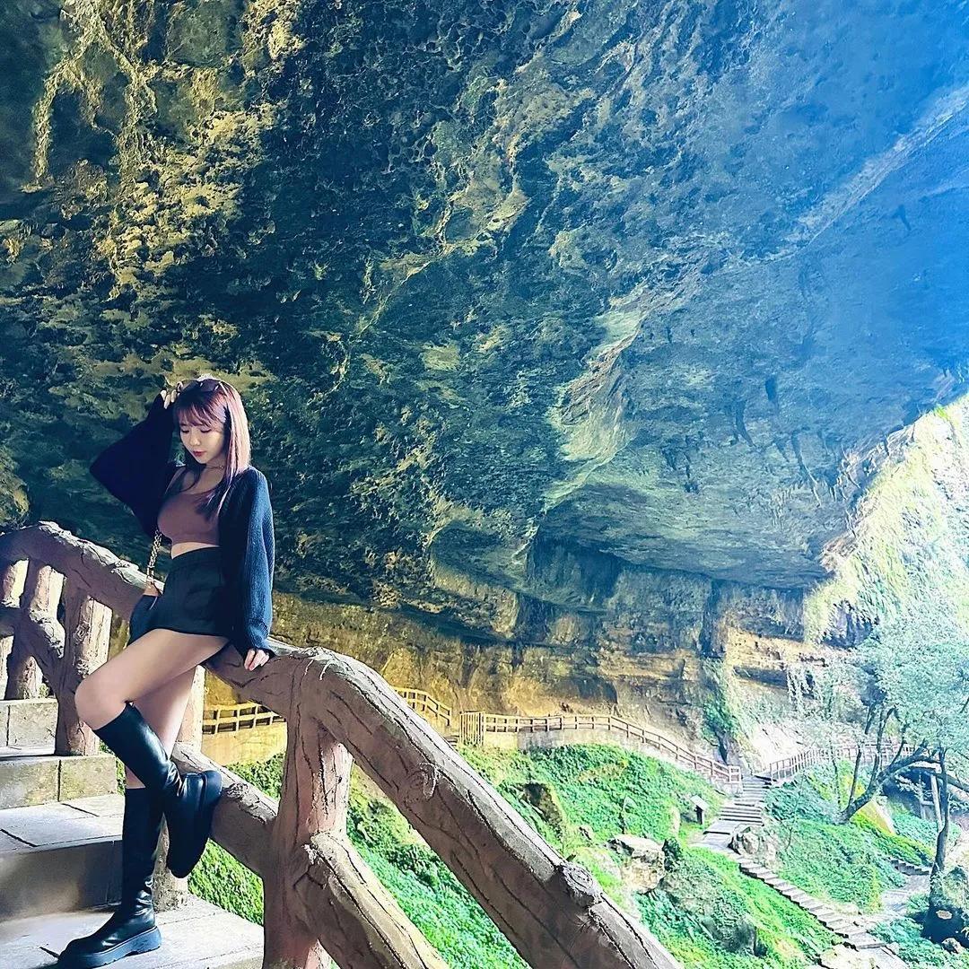 细腰爆乳「婷茵」惹火身材比例让你冻未条 令人惊艳(8)