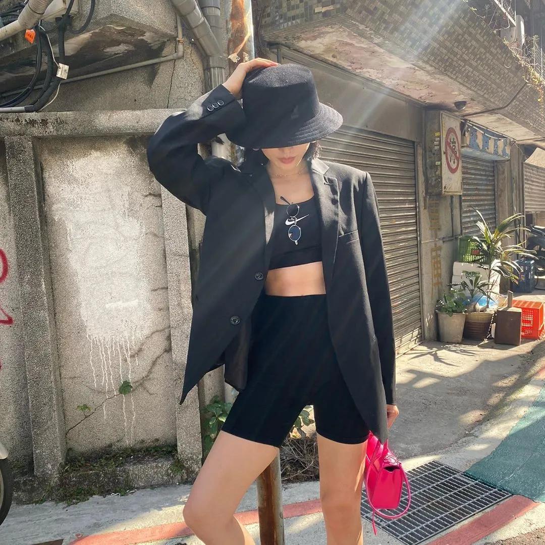 时尚部落客「雀斑小姐」窈窕大方 连泳装都能穿出高级感！(23)