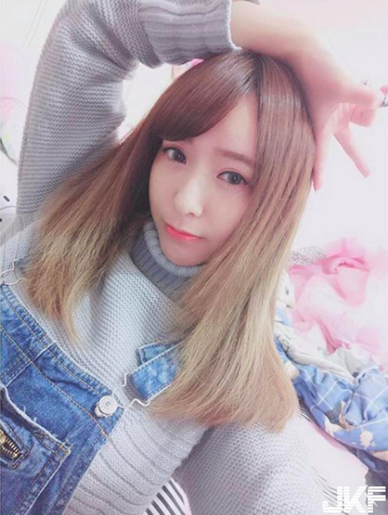 女生胀奶hen可怕！甜美正妹「奶放电脑上」！凶猛的视觉冲击太强大啦！