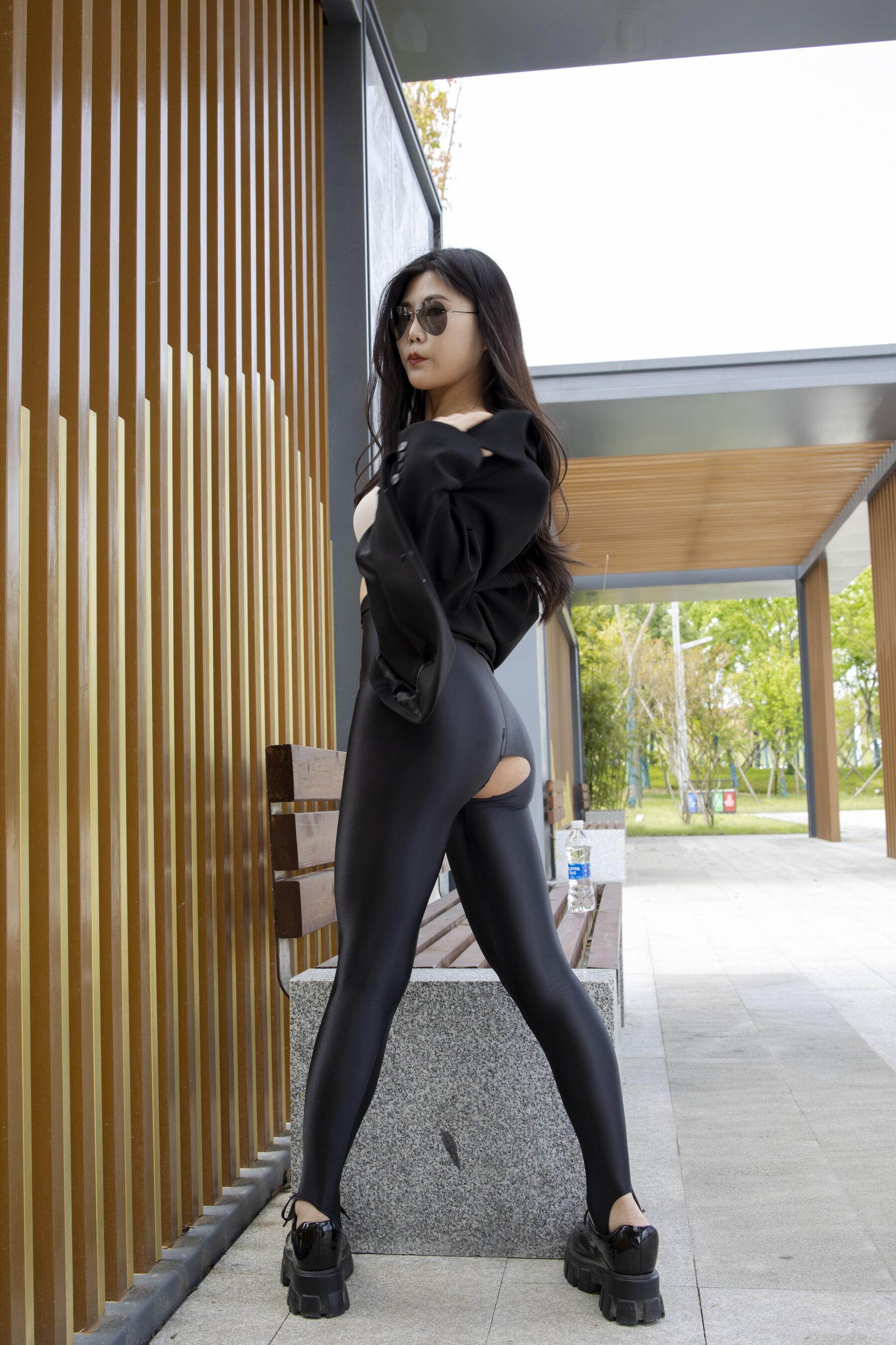 国模套图 国模春彤大尺度人体私拍套图(116)