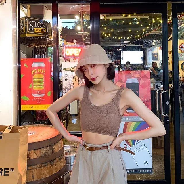 平面外拍正妹 彤 羽超正颜值身材也凶凶的 棒棒的