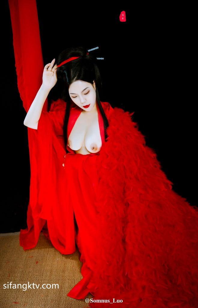 国模落苏『古装风』大尺度乳房写真(24)