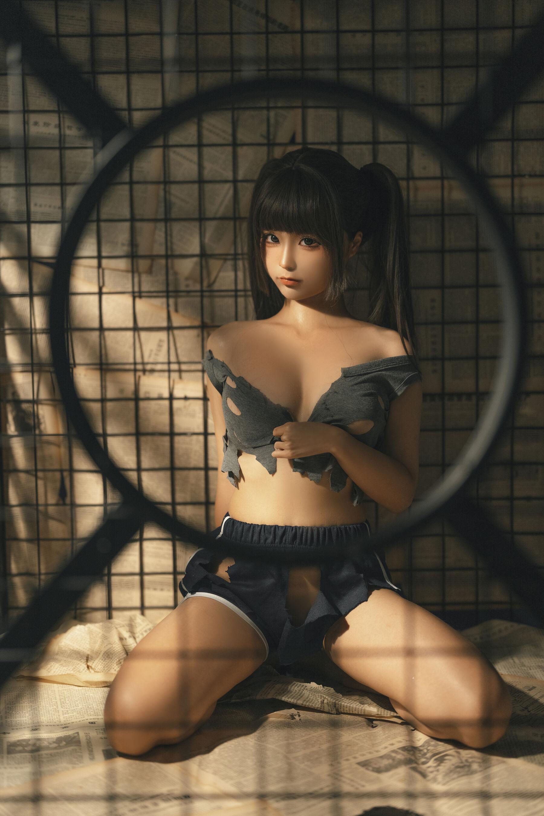 国模套图 蠢沫沫《审讯》(84)