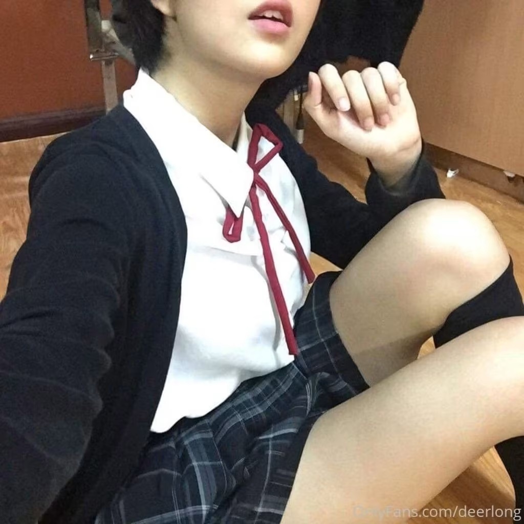 Deerlong： 甜美女神OF合集 全尺度誘惑 (520 photos) - ( Page 1 / 26 )(32)