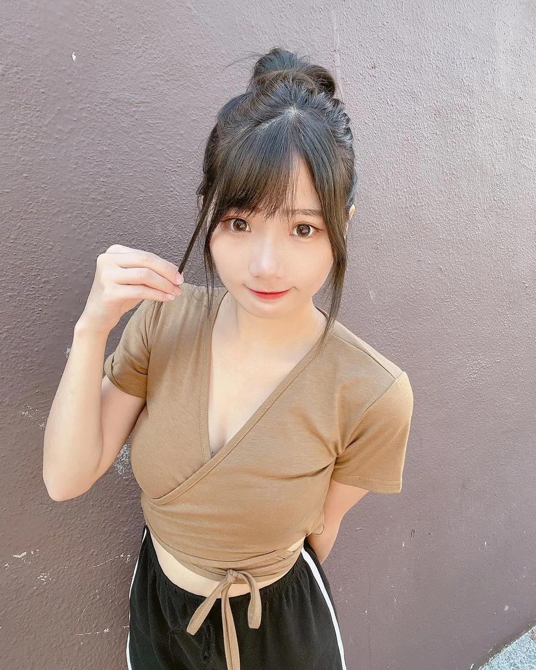 天菜等级「Nimo尼莫」颜值让人很迷恋、身材曲线又火辣(1)