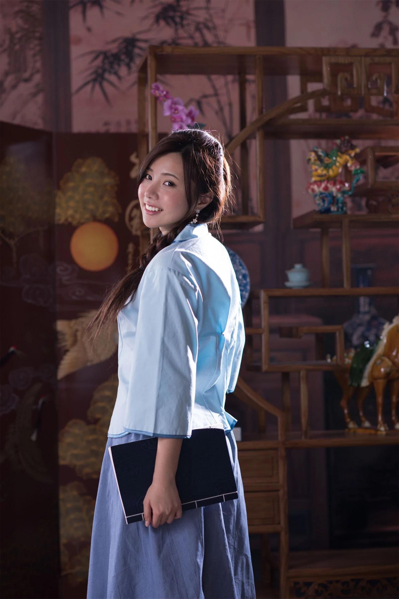 [Beautyleg番外篇] 陈思颖Zora 琴二棚拍复古中国风美女摄影图片(37)