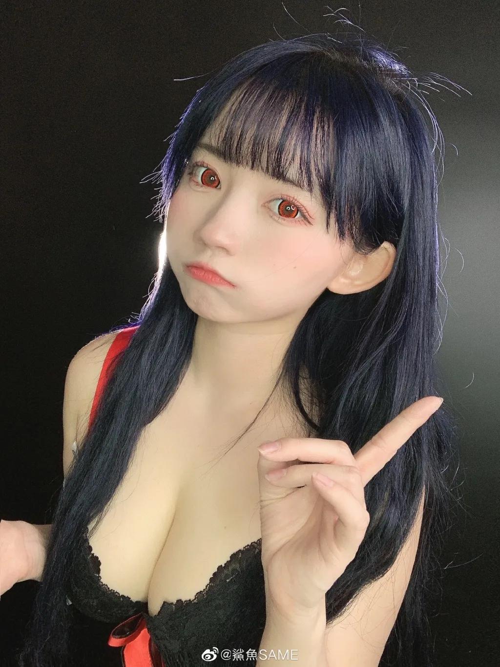 沙滩发现「超凶白嫩正妹」饱满事业心太亮眼！甜美的「天菜颜值」气质瞬间满出来-小湿妹图(8)