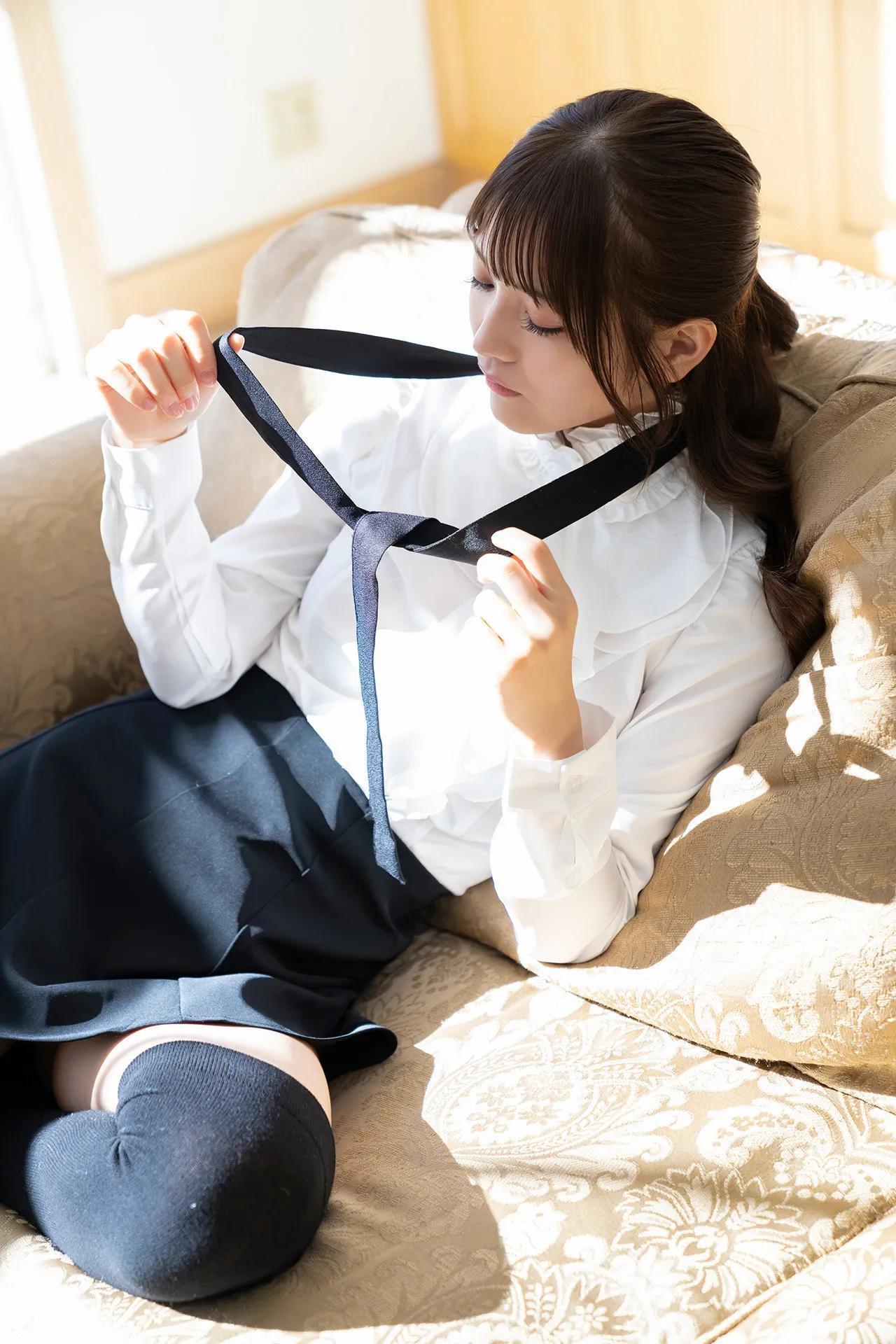 [黒嵜菜々子] 清纯学生妹性感解放 轻解绑绳露出南半球(11)