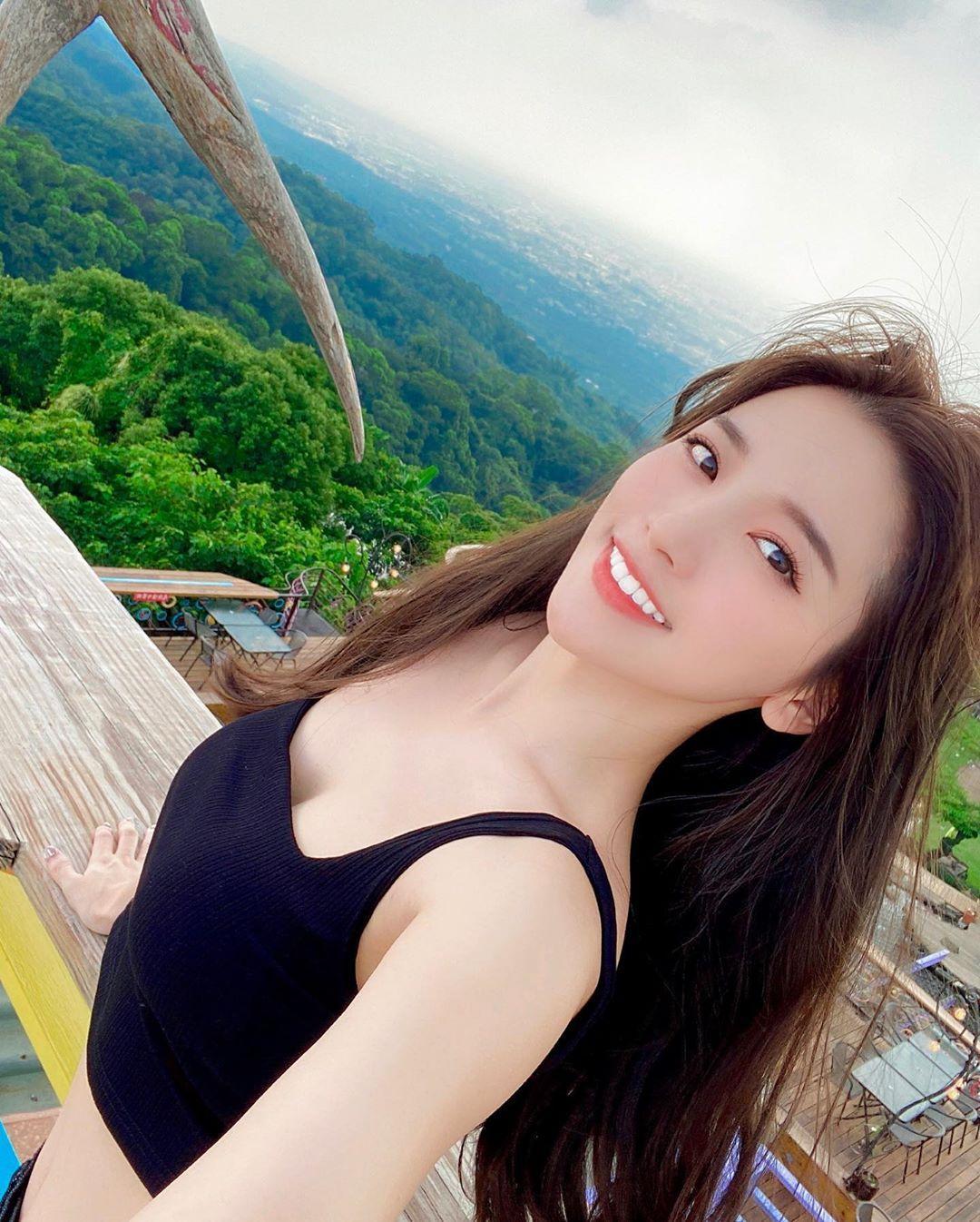 北一女神蔡瑞雪「火辣马甲线」太迷人！甜美公主也有火辣一面，网友直呼：那个腰！(8)