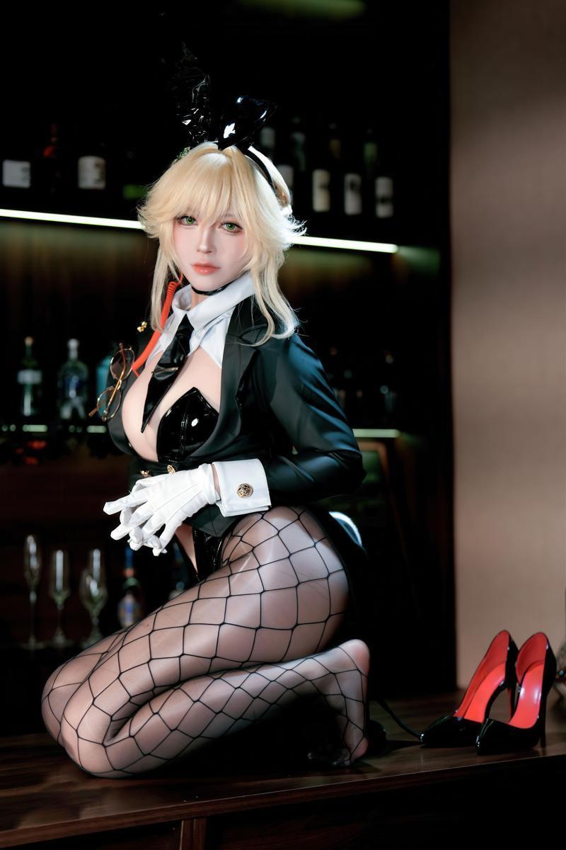 [Cosplay] 半半子 Nikke胜利女神 爱德兔女郎(28)