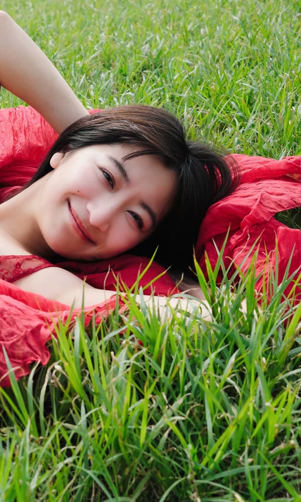 榎原依那數字限定寫真集【花與花～再來一次！】(30)