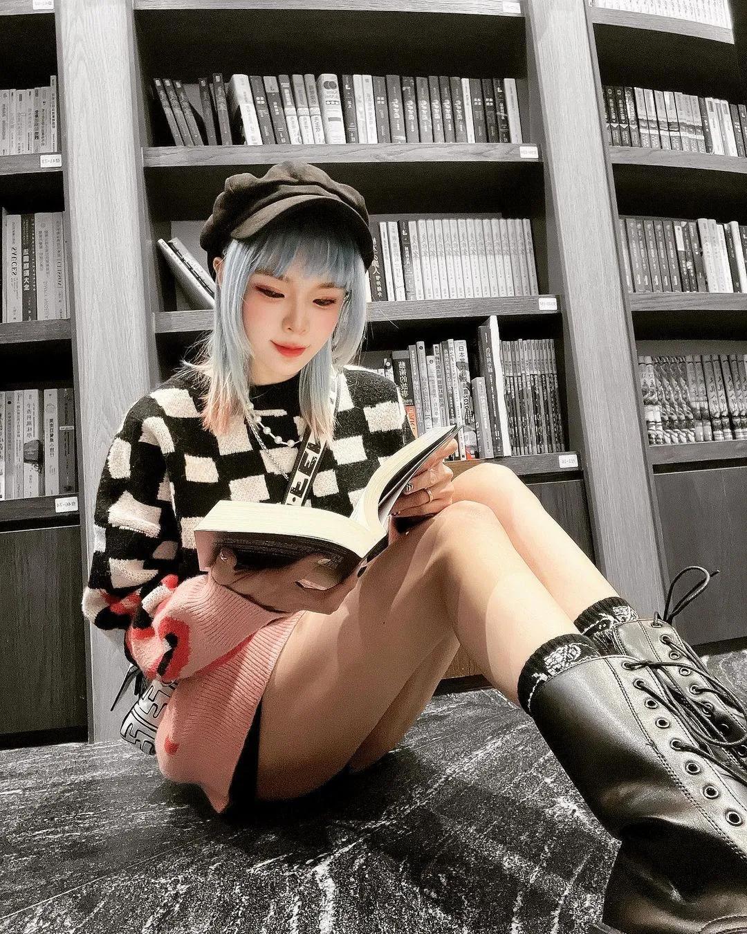 火辣DJ「纪岚」巨猛炸弹刷存在感，各动作被「双球狂卡」超困扰-小湿妹图