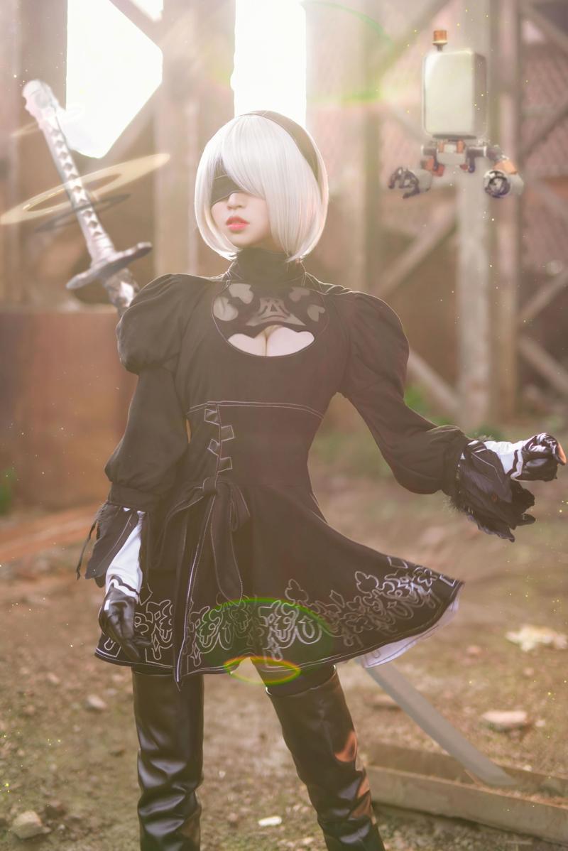 [Cosplay] Leader Bai Yizi 萌妹白易子教主 – NieR Automata 尼尔机械纪元(1)