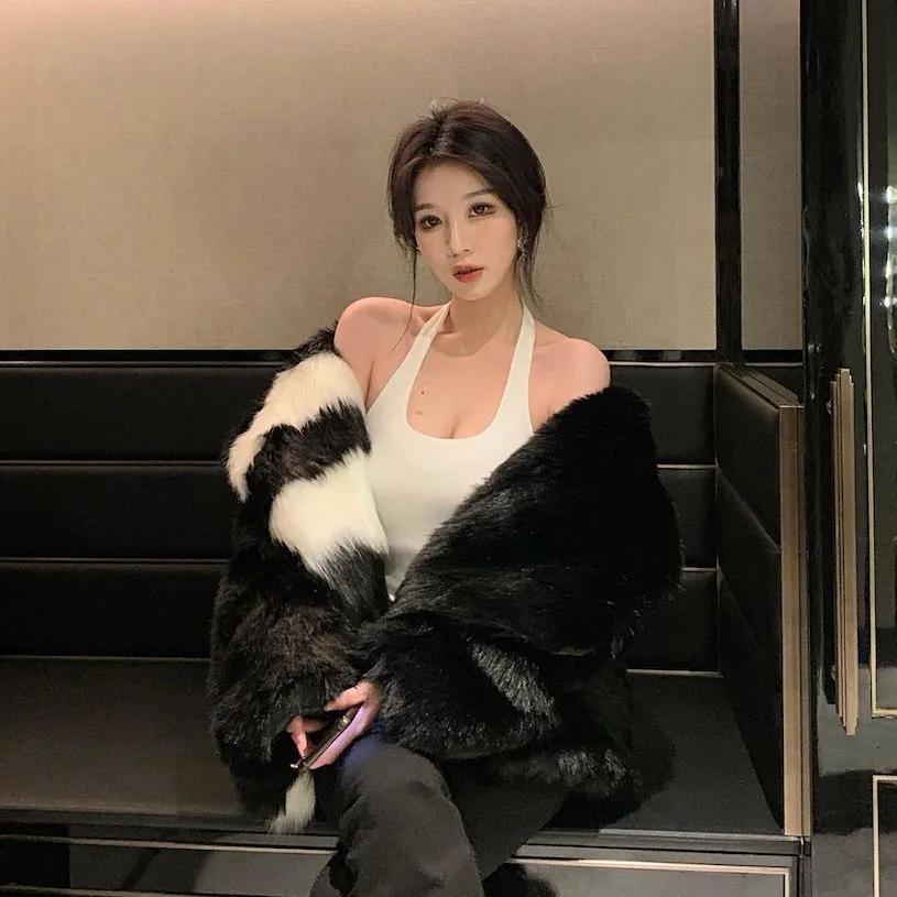 性感正妹「停车场展现火辣深沟」，IG上的「美腿辣照」也超诱人！(15)